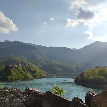 Casa Vacanze Al Colletto - Con Terrazza Panoramica In Centro Storico Vagli di Sotto Exterior photo