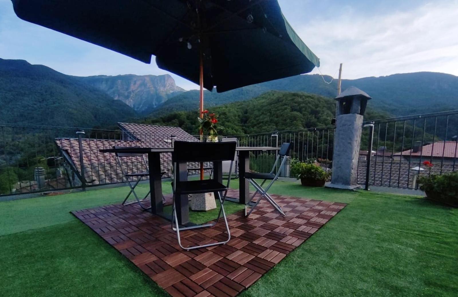 Casa Vacanze Al Colletto - Con Terrazza Panoramica In Centro Storico Vagli di Sotto Exterior photo